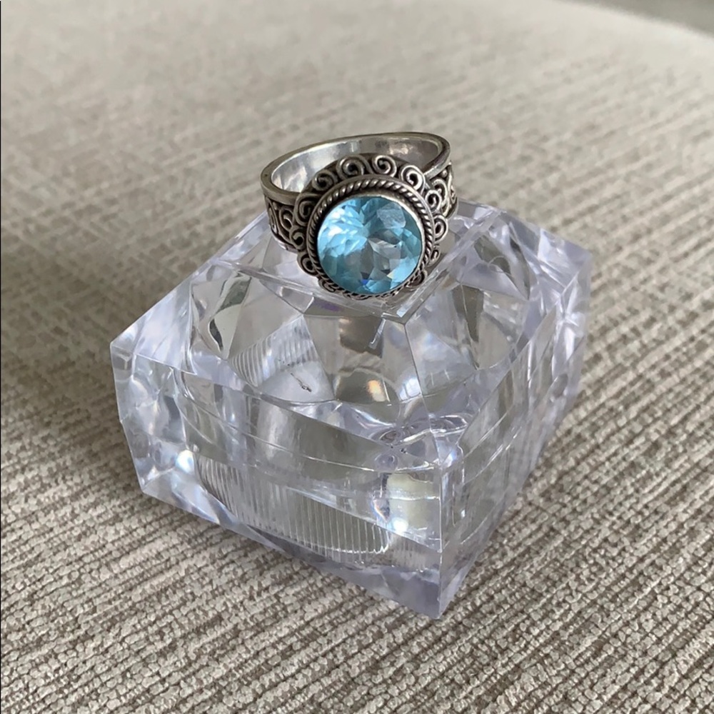 Bali Suarti Indonesia Sterling Silver Fashion Ring with Blue Topaz Scroll